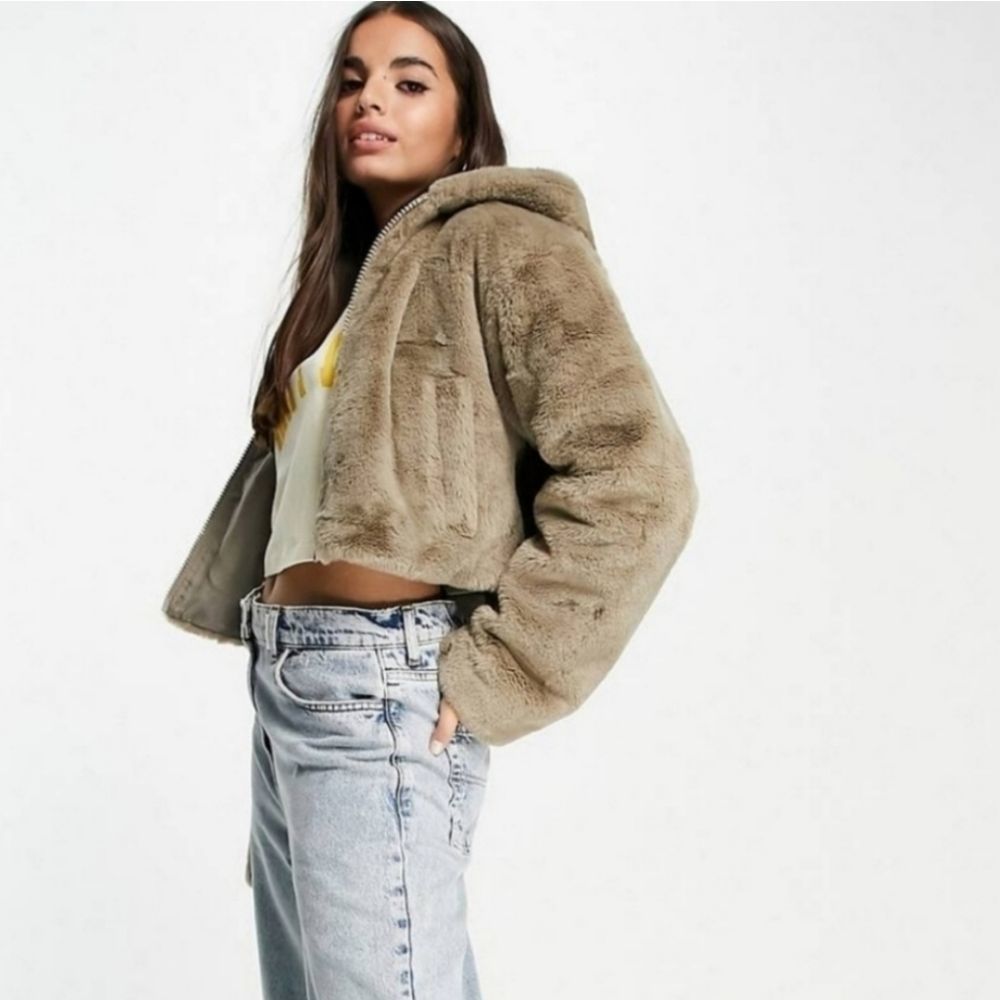 *NWT* ASOS DESIGN Curve Cropped Hooded faux fur Jacket size 14